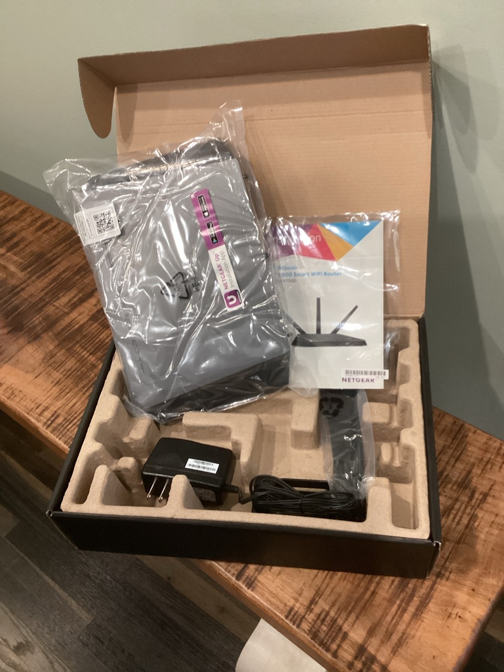 NETGEAR Nighthawk Router - AC 1900 Smart Wi-Fi Router - Picture 10 of 10